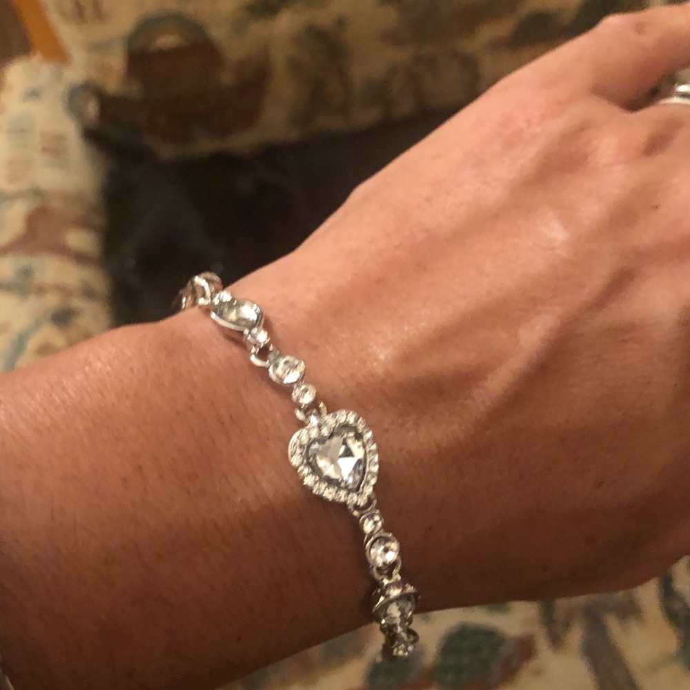 Elegant Simulated Diamonds, Heart & Class, Tennis Bracelet - Picture 3 of 4